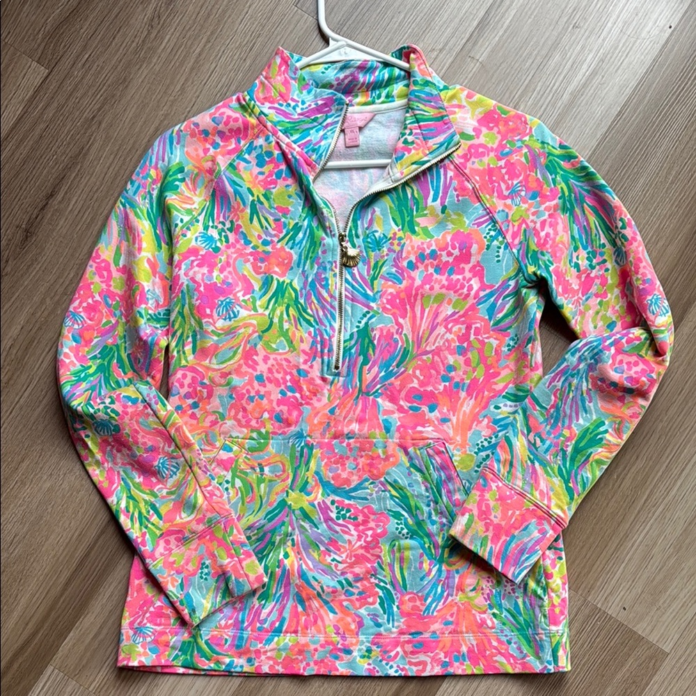 Colorful Floral Lilly Pulitzer Quarter-Zip Pullover 🩷